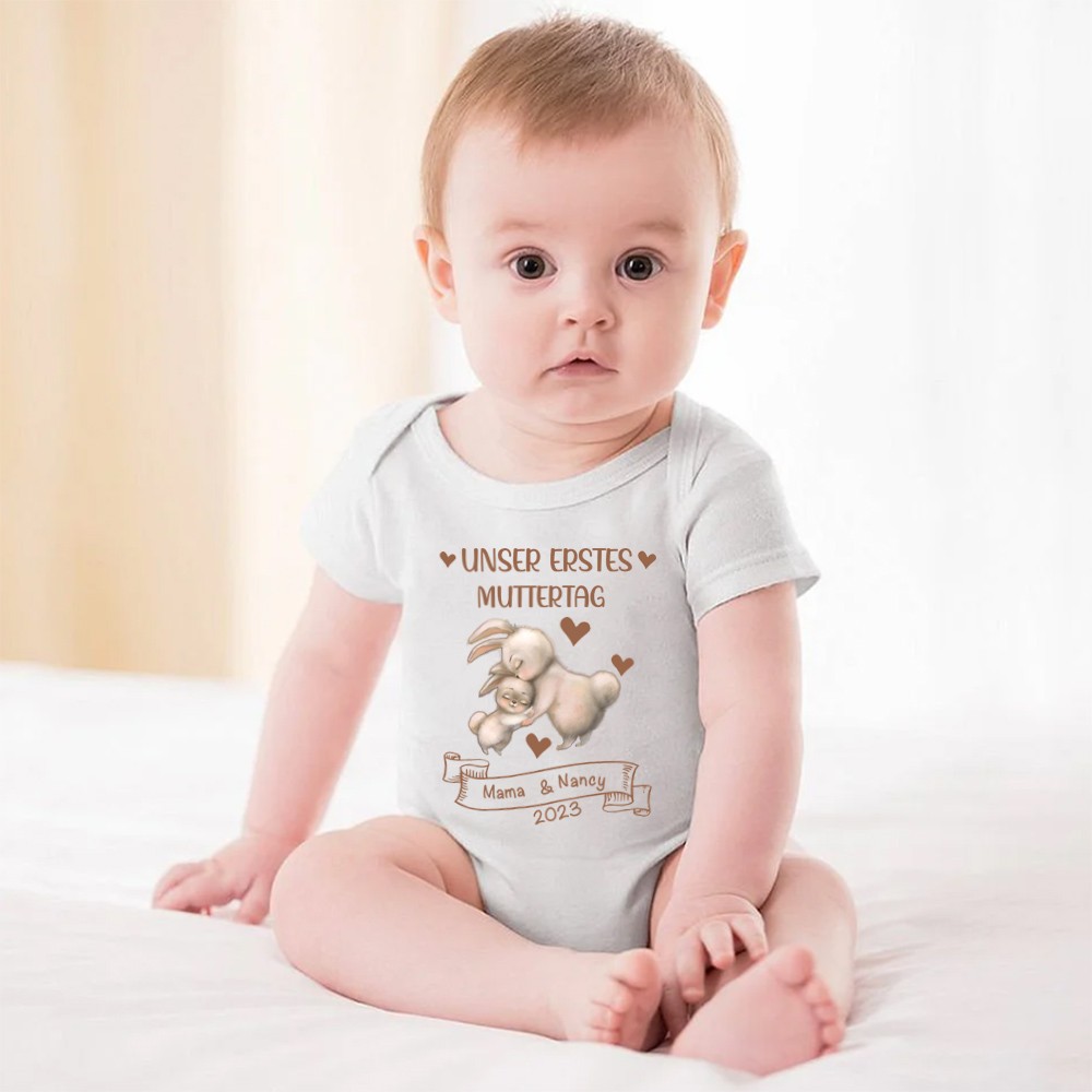 Unser erstes Set für Mutter und Baby zum Muttertag, individuell gestalteter Tier-/Muster-Babysuit und Mama-T-Shirt, personalisiertes T-Shirt und Babyromper, Geschenk für neue Mütter