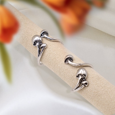 Mushroom Ring, Dainty Mushroom Jewelry, Nature Ring, Adjustable Ring for Her, Cool Tiny Ring, Gift for Girlfriend/Nature Lovers/Friends