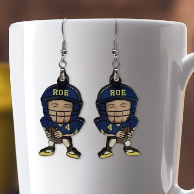 Boucles d'oreilles personnalisées de photo de joueur de bande dessinée, boucles d'oreilles de football en bois, boucles d'oreilles de sport, boucles d'oreilles pour des mamans de football, cadeau pour des amants de football/maman de sports