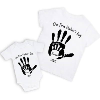 T-shirt personnalisé parent-enfant à empreinte de main, notre première chemise de fête des pères ensemble, chemise assortie père et bébé, cadeau de fête des pères, cadeau pour nouveau papa/bébé