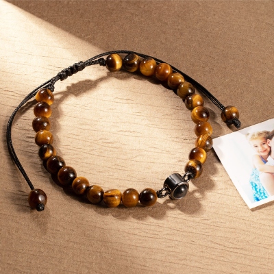 Individuelles Tigerauge-Armband mit Fotoprojektion, schwarzes Gallensteinperlen-Kettarmband mit Bild im Inneren, Geburtstags-/Jahrestags-/Vatertagsgeschenk für Männer