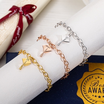 Personalized Bachelor Hat Graduation Cap Bracelet, Sterling Silver 925 Mortar Board Hat Charm Bracelet, Graduation Gift for Graduate/Daughter/Her