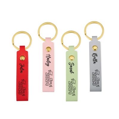 Personalized Name Class of 2024 Graduation Keychain, PU Leather Bachelor Cap Keyring, College Keepsake, Graduation Gift for Students/Family/Friends