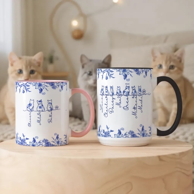 Anpassade namn 1-7 Toile De Jouy katter minnesmugg, 11oz/15oz tvåfärgad keramisk kaffe- och temugg med underlägg, födelsedags-/årsdagspresent till kattmamma/pappa