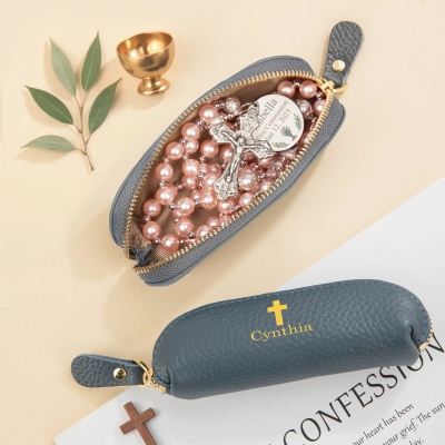 Personalisierte Namenskreuz-Rosenkranztasche, Tragbare mehrfarbige Mini-Geldbörse aus Leder, Aufbewahrungstasche für Accessoires, christliches Geschenk für Sie/Mama/Familie/Freunde