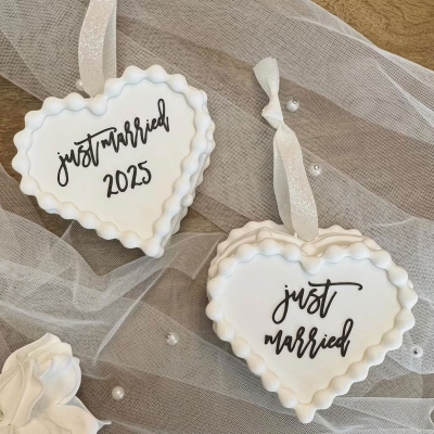 Personalized Vintage Heart Cake Christmas Ornament, Bridal Shower Hanging Decor, Home Decor, Christmas/Engagement/Wedding Gift for Couples/Newlyweds