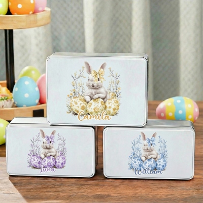 Osterdose mit individuellem Namen, Toile-de-Jouy-Schleifenmotiv, Hase und Eiern, mit Deckel, Keksdose, Weißblechbehälter, Gastgeschenk, Ostergeschenk für Kinder/Jungen/Mädchen