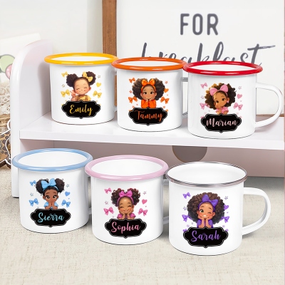 Mug émaillé personnalisé avec nœud papillon et prénom d'une petite fille noire, 35 cl, avec anse, en métal, idéal pour le camping ou comme cadeau d'anniversaire pour une fille afro-américaine.