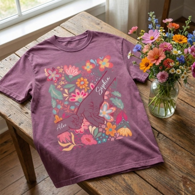 Personalisiertes Mutter-Tochter-T-Shirt mit 1-5 Namen, mehrfarbiges Rundhals-Top mit Blumenmuster, Geschenkidee zum Geburtstag oder Muttertag für Mama/Oma/Sie