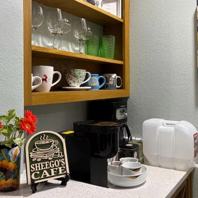 Plaque de cuisine personnalisée sur le thème de la boulangerie/de la cuisine avec nom, décoration de comptoir autoportante imprimée en 3D, cadeau de pendaison de crémaillère pour les passionnés de cuisine et les chefs de famille.