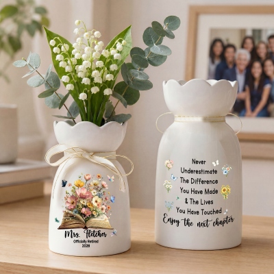 Custom Name & Year Floral Book Design Flower Vase, Ceramic Mug Vase with Bow, End of Year/Retirement Gift for Retired Teachers/Principals/School Staff