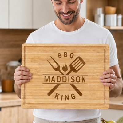 Personalized Name BBQ King/Queen Cutting Board, Bamboo Engraved Charcuterie Board, Multi-size Serving Tray, Housewarming Gift for Family/Friends