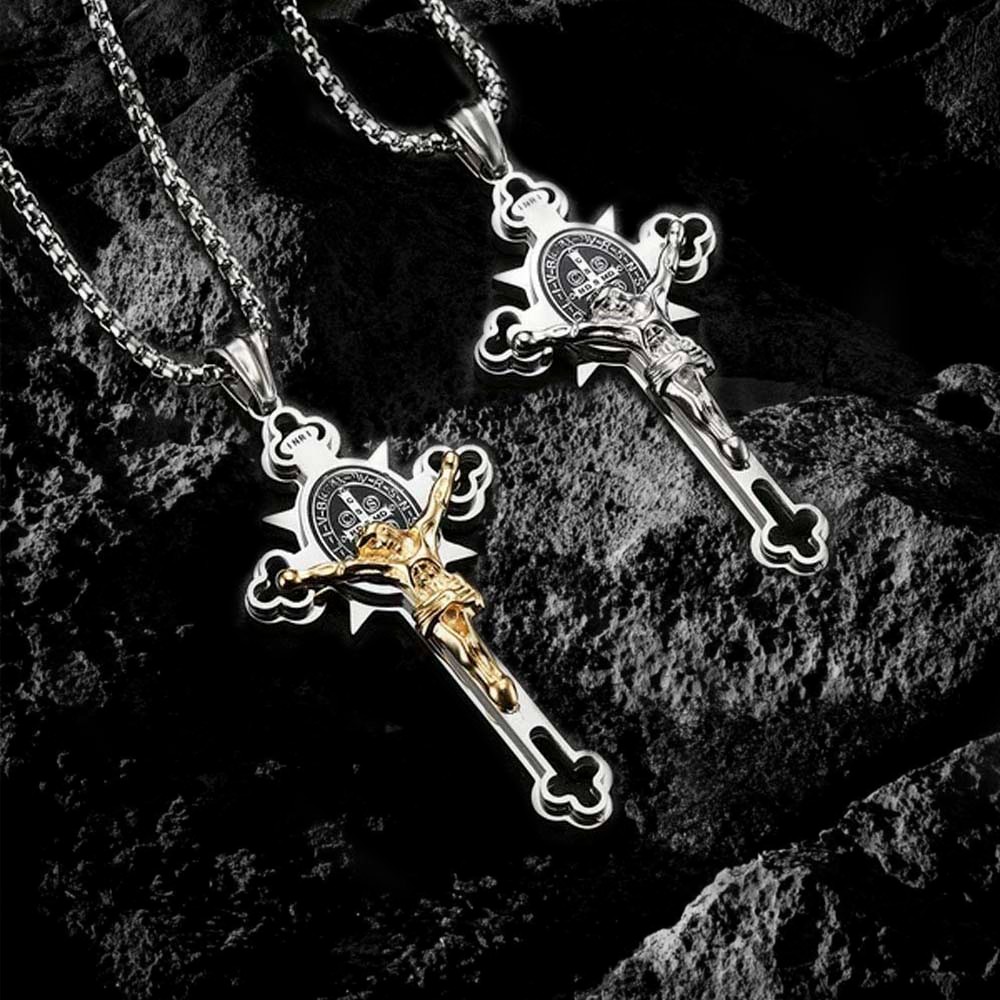 collier crucifix saint benoît