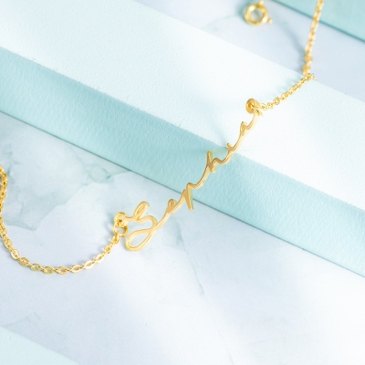 Personalized Minimalist Name Necklace in Gold