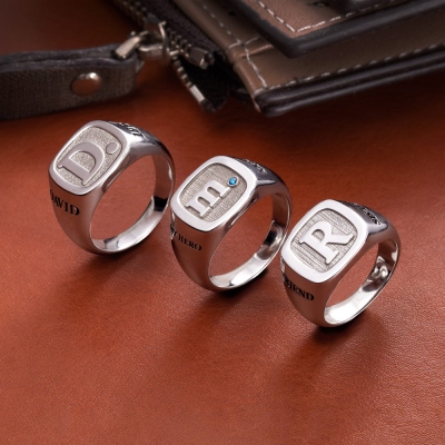 Bague chevalière initiale unisexe en argent sterling carré personnalisé