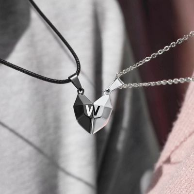 A Set of Personalized Magnetic Stitching Heart-shaped Necklaces