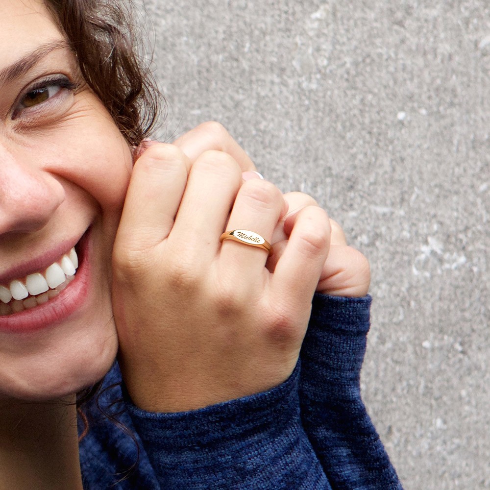 Personalized Name Oval Signet Ring, Dainty Engraved Statement Name Ring, Mother's Day/Birthday/Bridesmaid's Gift for Her/Wife/Family/Friends