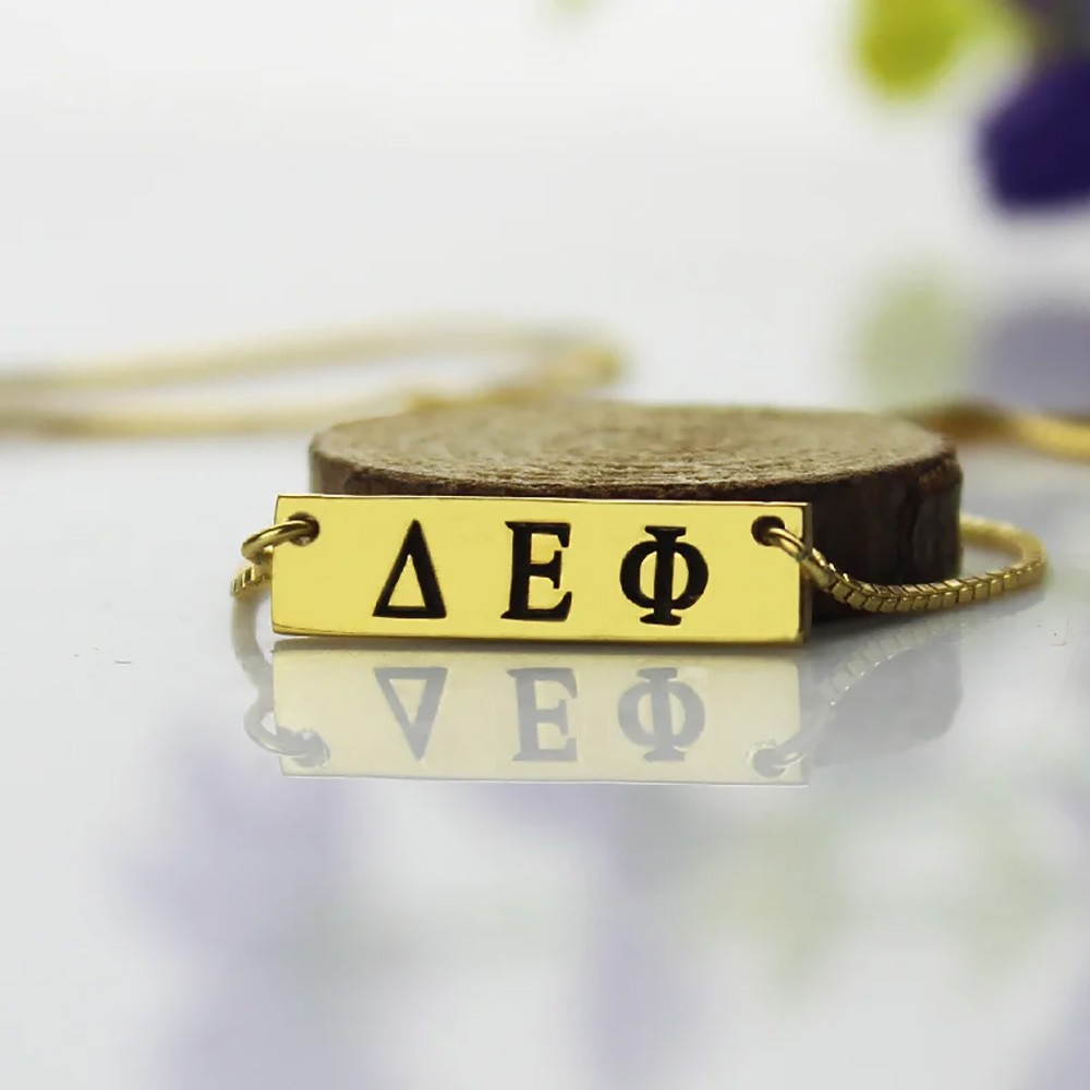 Collana con barra della comunità personalizzata lettera greca placcata oro 18 carati