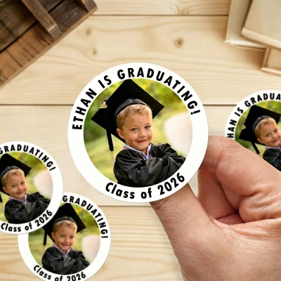 (Set of 30pcs)Personalized Photo Graduation Stickers with Name, Class of 2026 Self-Adhesive Round Labels, Grad Party Decors, Gifts for Graduates