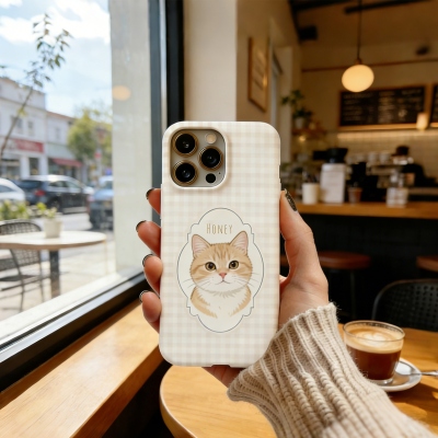 Telefoonhoesje met gepersonaliseerd huisdierportret en ruitjespatroon, inclusief naam, MagSafe-compatibel, slank en stevig hoesje voor iPhone/Samsung, verjaardagscadeau voor huisdiereigenaren/dierenliefhebbers.