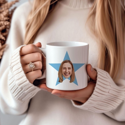 Gepersonaliseerde grappige mok met sterrengezicht en naam, 325 ml/445 ml tweekleurige keramische koffie- en theekop, voor dagelijks gebruik, verjaardagscadeau/grappig cadeau voor vriend/familie/collega