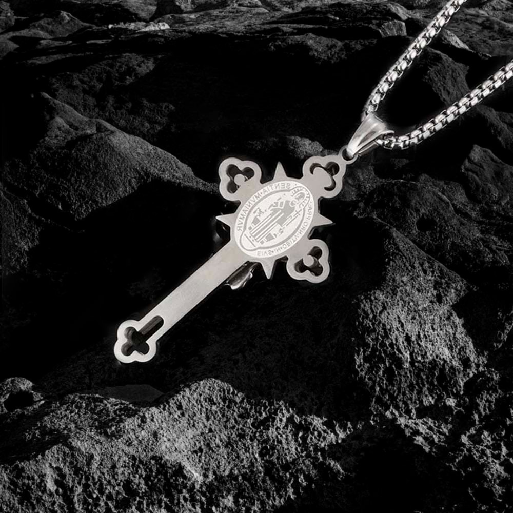 collier saint benoît
