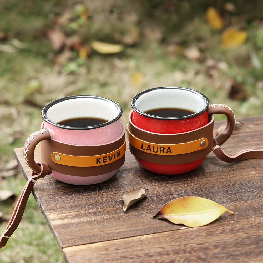 tasses de camping en émail