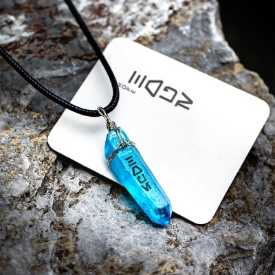 Personalized Kyber Crystal Necklace in Aurebesh