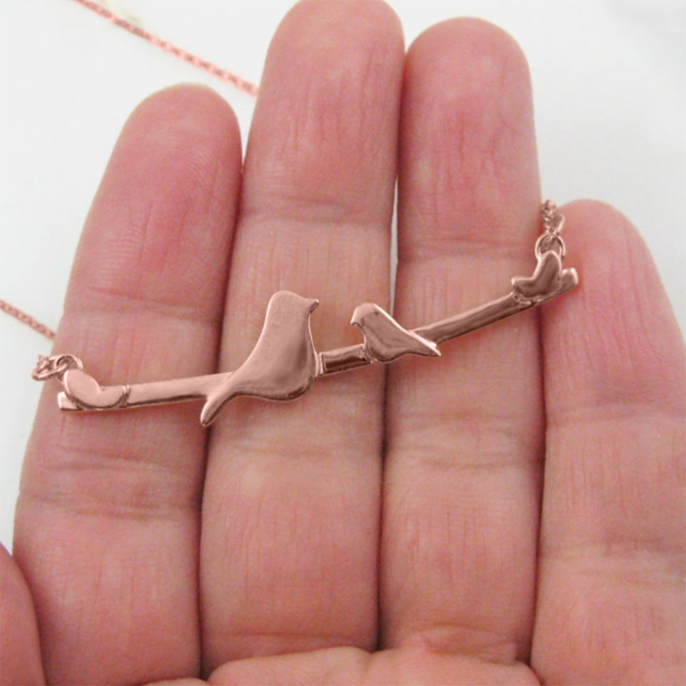 Collier personnalisé de famille d'oiseau, oiseau de mère avec 1-5 oiseaux de bébé, enfants de 1 jusqu'à 5, collier pour le cadeau de jour de mère