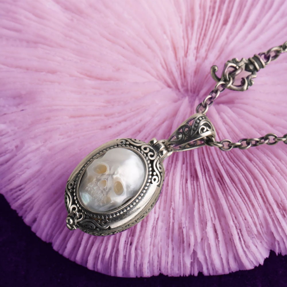 dark gothic jewelry