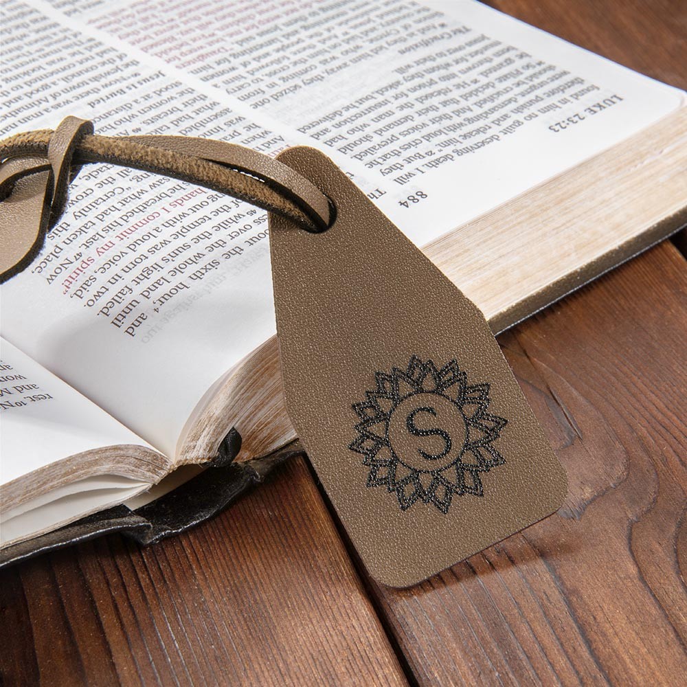 Personalized Leather Bookmark, Sold at 2pcs, Customized Leather Gift for Men, Anniversary Gift, Travelers/Graduation Gifts, Gift for Student/Book Lovers