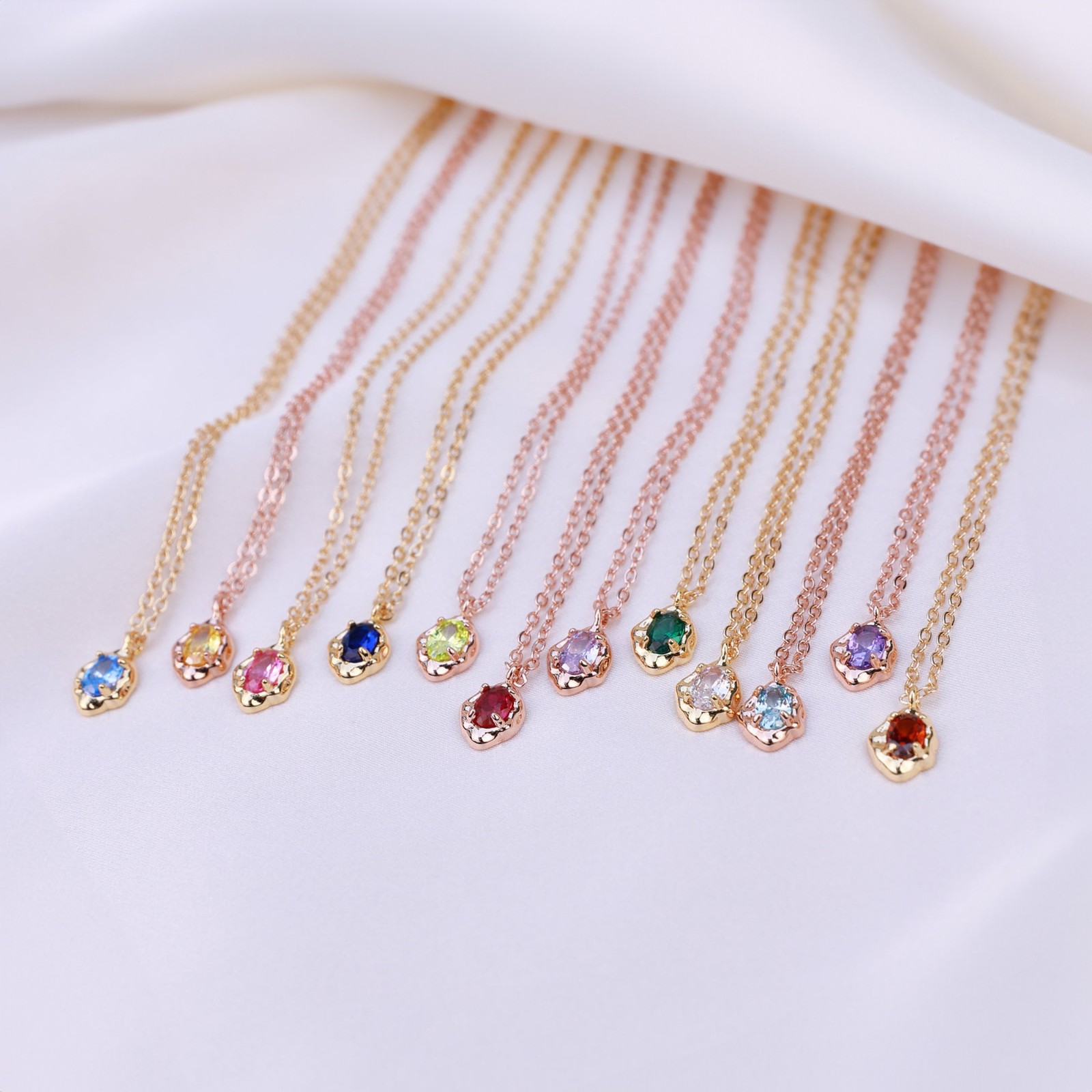 Collier de pierre de naissance