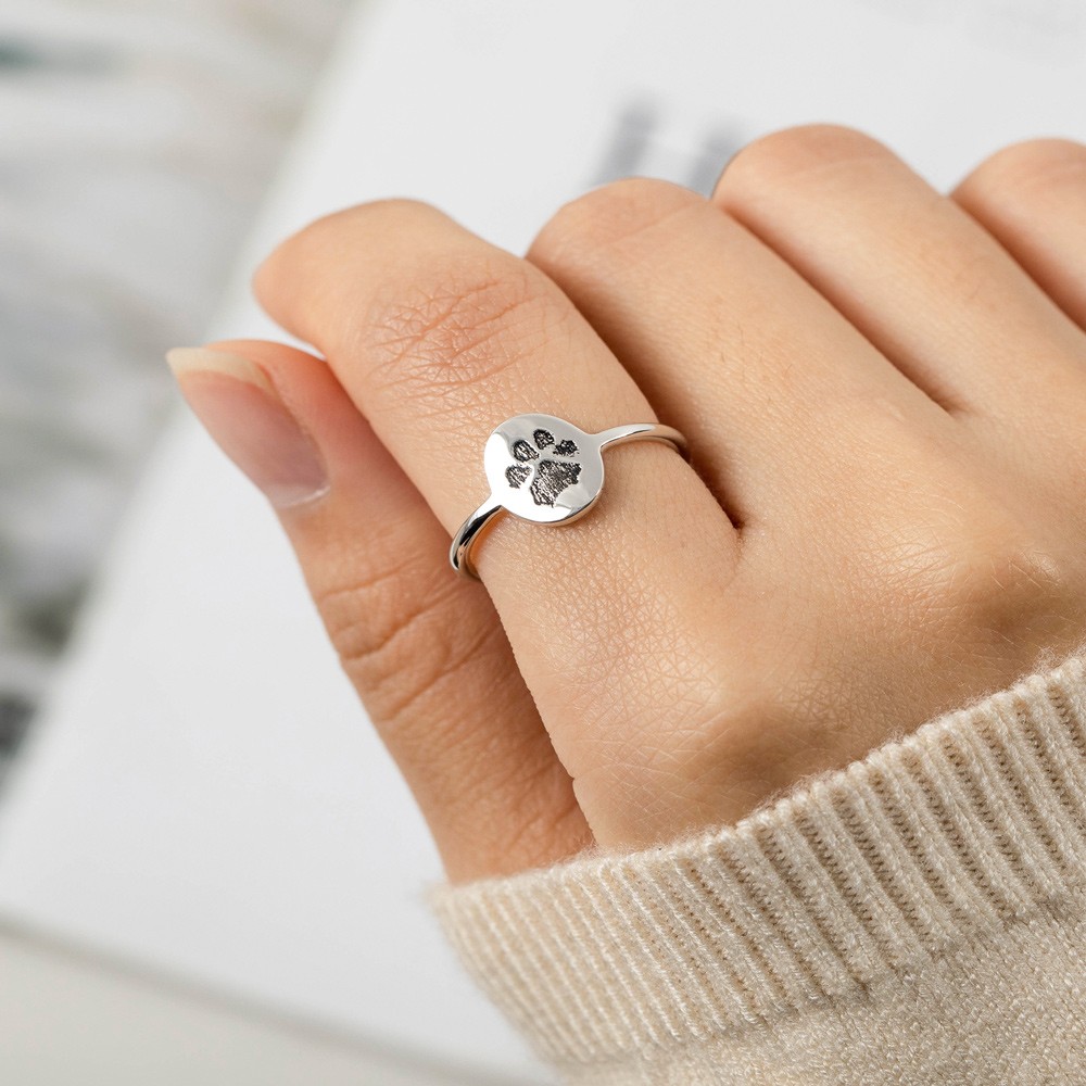 Bague d’impression de patte gravée personnalisée, bijoux pour animaux de compagnie en argent sterling 925, mémorial personnalisé pour animal de compagnie de chien de chat/cadeau de perte d’animal de compagnie pour l’amoureux des animaux de compagnie/famil
