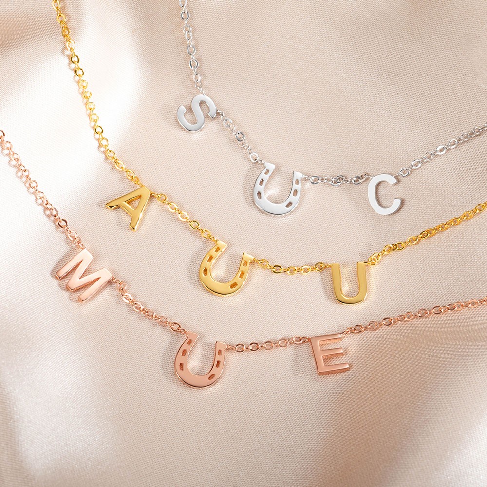 Personalisierte Hufeisenkette mit zwei Initialen, Glücksbringer-Halskette, Geburtstags-/Hochzeits-/Jahrestagsgeschenk für Pferdeliebhaber/Braut/Mama/beste Freundin