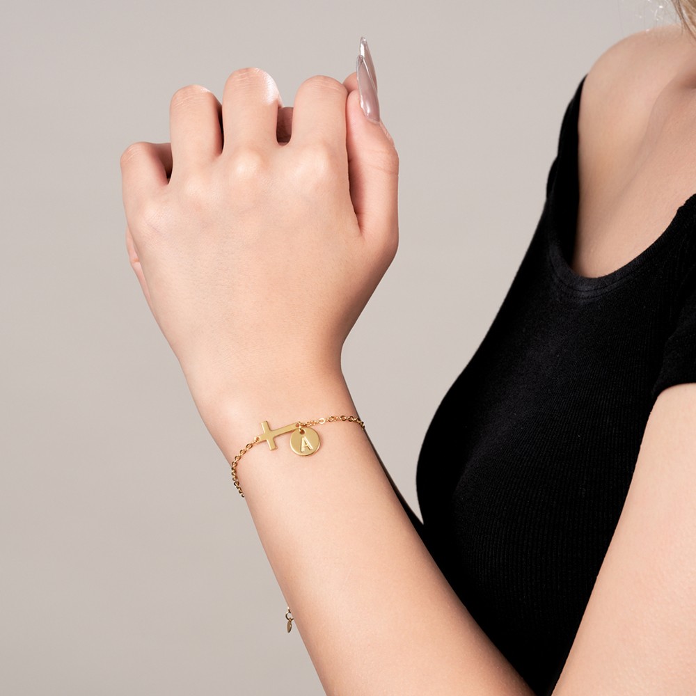 Gepersonaliseerde Cross Initial Disc Armband, Sterling Zilver 925 Religieuze Doop Geloof Sieraden, Christelijk Cadeau, Verjaardag/Moederdag Cadeau voor haar/moeder