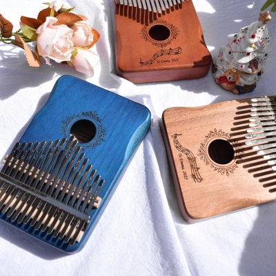 Kalimba 17 touches personnalisée avec nom gravé, piano à pouces africain en bois avec texte, instrument de musique, cadeau d'anniversaire pour enfants/adultes/passionnés de musique