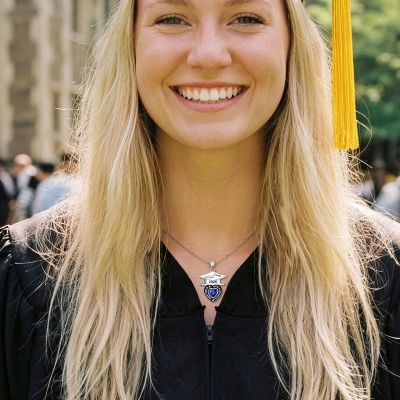 Personalisierte Halskette mit Geburtsstein und Herzmotiv in Form einer Absolventenmütze, Namensgravur, Sterlingsilber 925, Abschlussschmuck für High School und College, Jahrgang 2026, Geschenk für Absolventen