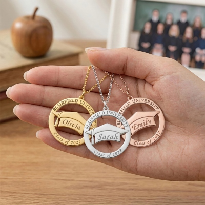 Individuell gravierte Halskette mit Absolventenhut-Motiv und Geburtsstein, minimalistischer Anhänger zur Erinnerung an den Schulnamen, Andenken an High School und College, Geschenk für Absolventen
