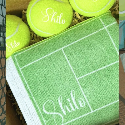 Gepersonaliseerde tenniscadeauset met naam, tennisballen, sporthanddoek, drinkbeker, sportaccessoires, verjaardags-/bedankcadeau voor tennisliefhebber/coach