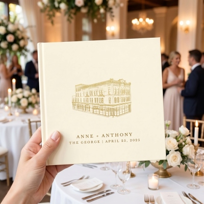 Gastenboek met een schets van de trouwlocatie, inclusief namen en datum. Elegant, met lijntekeningen van de namen van het bruidspaar. Een perfect cadeau voor pasgetrouwden/koppels.