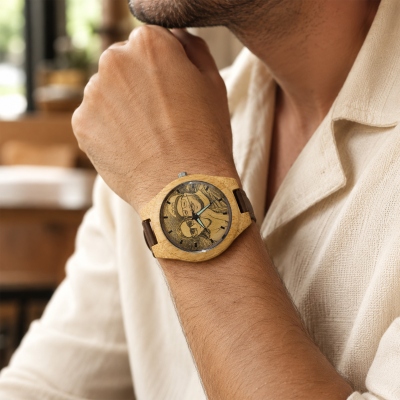 Customized Picture-Embedded Bamboo Wood Watch for Men and Women