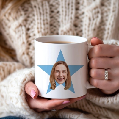 Gepersonaliseerde grappige mok met sterrengezicht en naam, 325 ml/445 ml tweekleurige keramische koffie- en theekop, voor dagelijks gebruik, verjaardagscadeau/grappig cadeau voor vriend/familie/collega