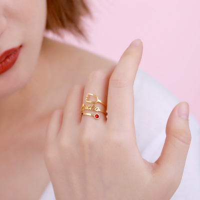 Personligt namn &amp; Birthstone Stetoskopring i guld