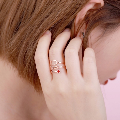 Personligt namn &amp; Birthstone stetoskopring i rosaguld