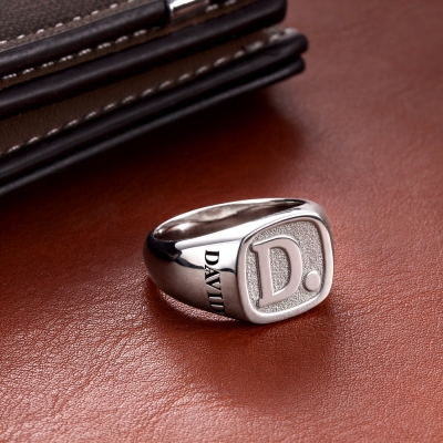 Bague chevalière initiale unisexe en argent sterling carré personnalisé