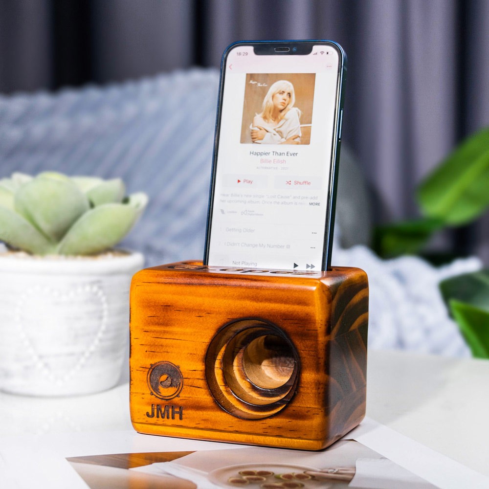 Engraved speaker