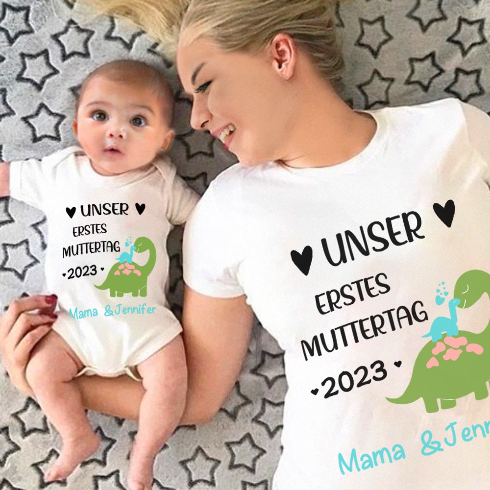 Unser erstes Set für Mutter und Baby zum Muttertag, individuell gestalteter Tier-/Muster-Babysuit und Mama-T-Shirt, personalisiertes T-Shirt und Babyromper, Geschenk für neue Mütter