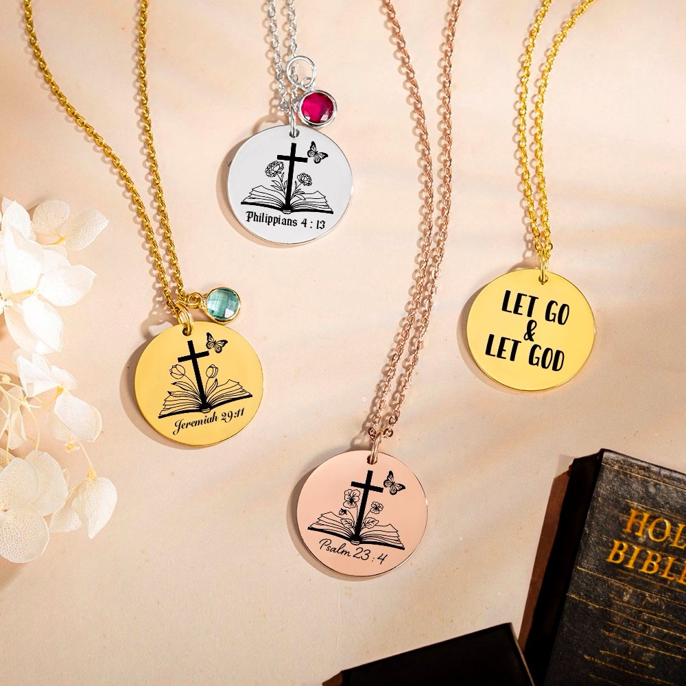 collier croix avec pierre de naissance