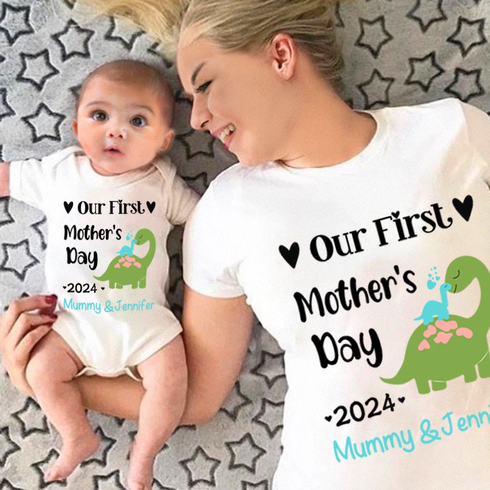 Personalisiertes T-Shirt mit Tieren/Muster und Baby-Onesie, Unser erstes Muttertags-Mama- und Baby-Set 100 % Baumwolle, Weihnachtsgeschenk für neugeborene Mama