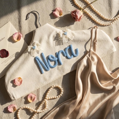 Personalized Embroidered Name Bridesmaid Hangers Set, Vintage Padded Hanger for Wedding Party, Bridal Shower Favors, Gift for Maid of Honor/Besties